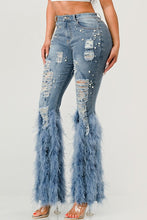 Load image into Gallery viewer, Distressed Pearl Embellished Feather Detail Jeans